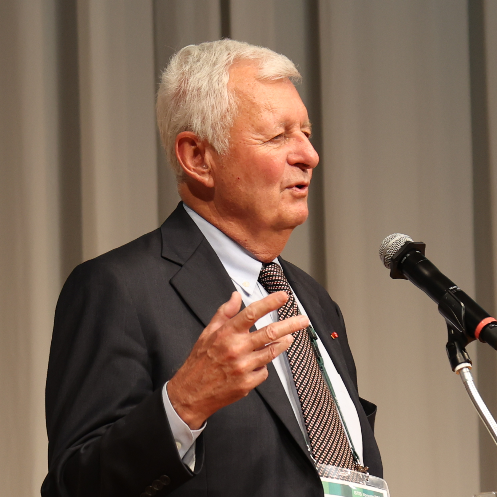 Dr. Hank McKinnell